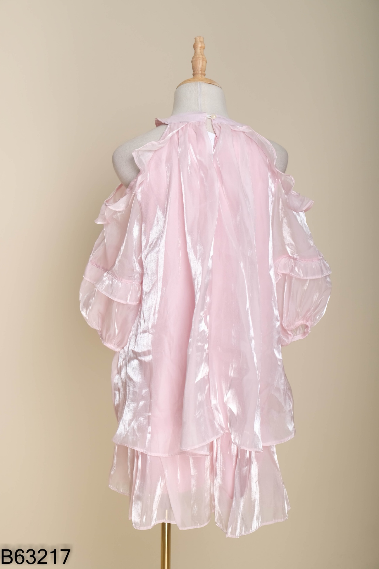 Váy organza hồng hở vai