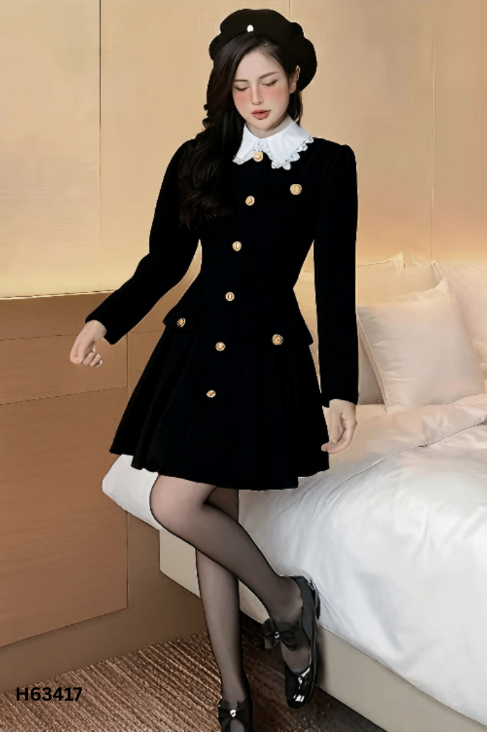 Váy đen cổ trắng