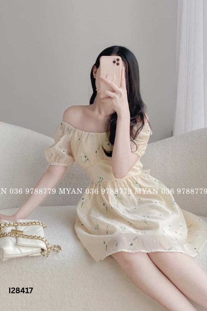 Váy be họa tiết hoa