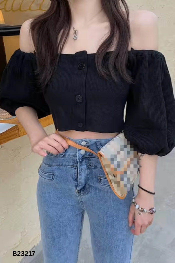 Áo đen trễ vai