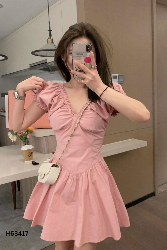 Váy hồng sát nách