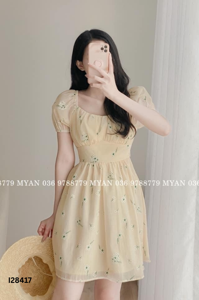 Váy be họa tiết hoa