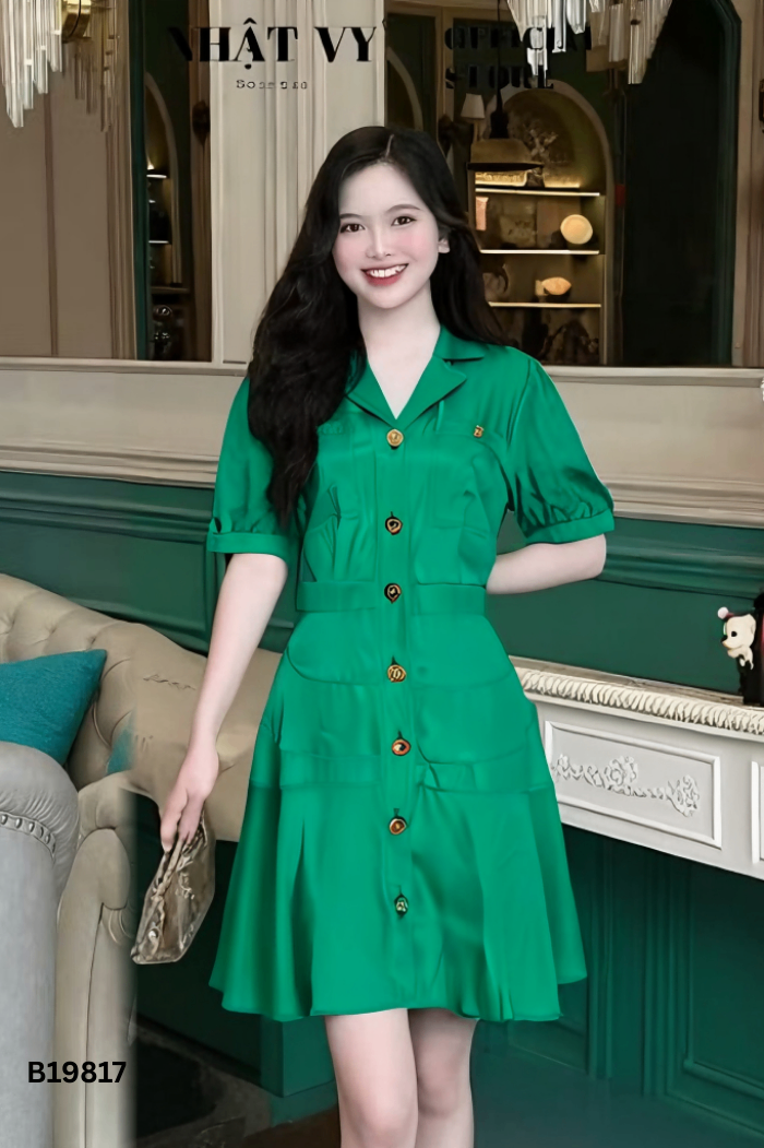 Váy xanh cổ sơ mi cúc vàng