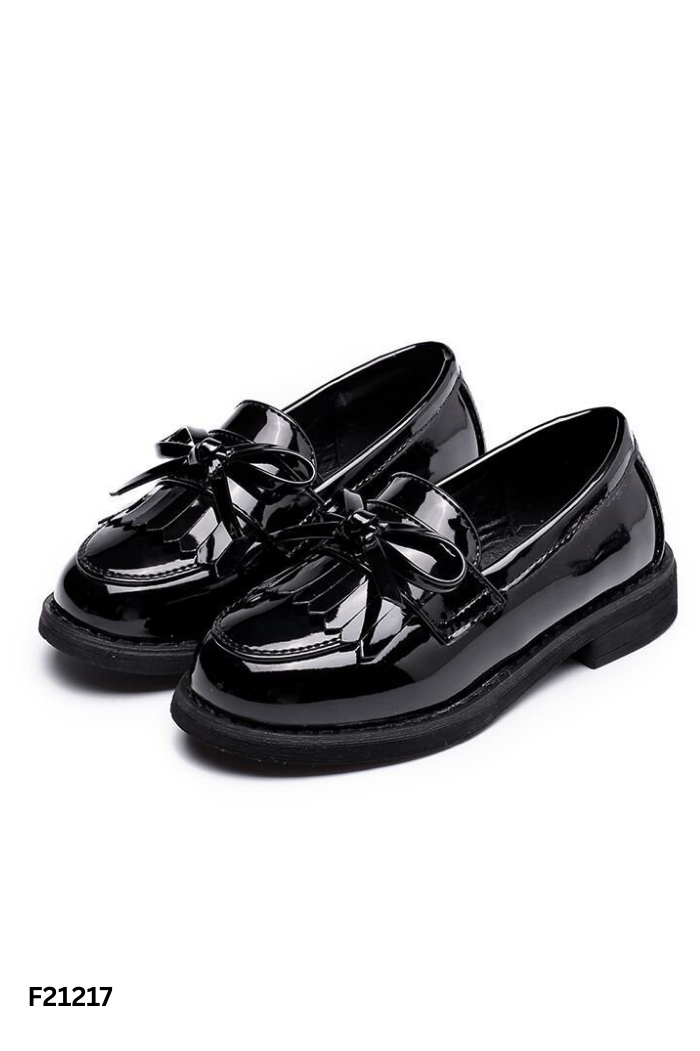 Giày loafer da đen tua rua