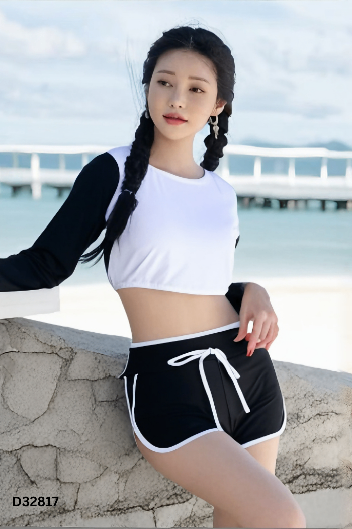 SET Bikini 2 mảnh áo trắng tay đen + quần short đen