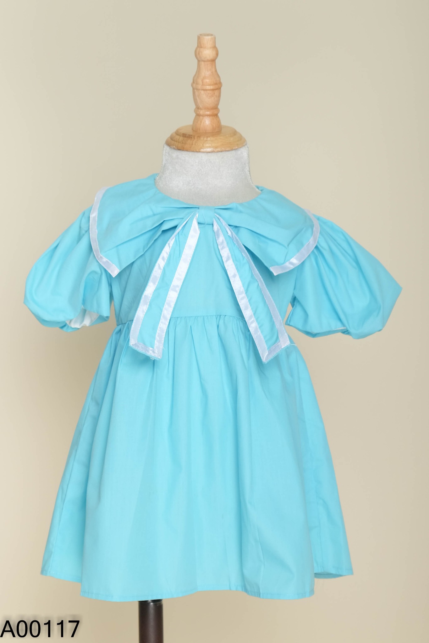 Váy xanh cổ nơ viền trắng KIDS