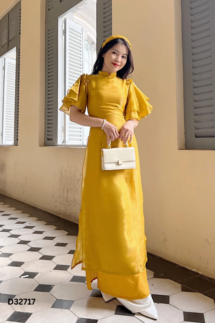 Áo dài organza vàng tay loe