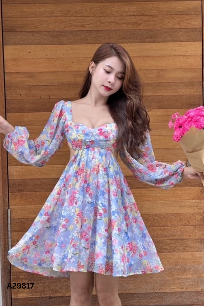 Váy xanh họa tiết hoa