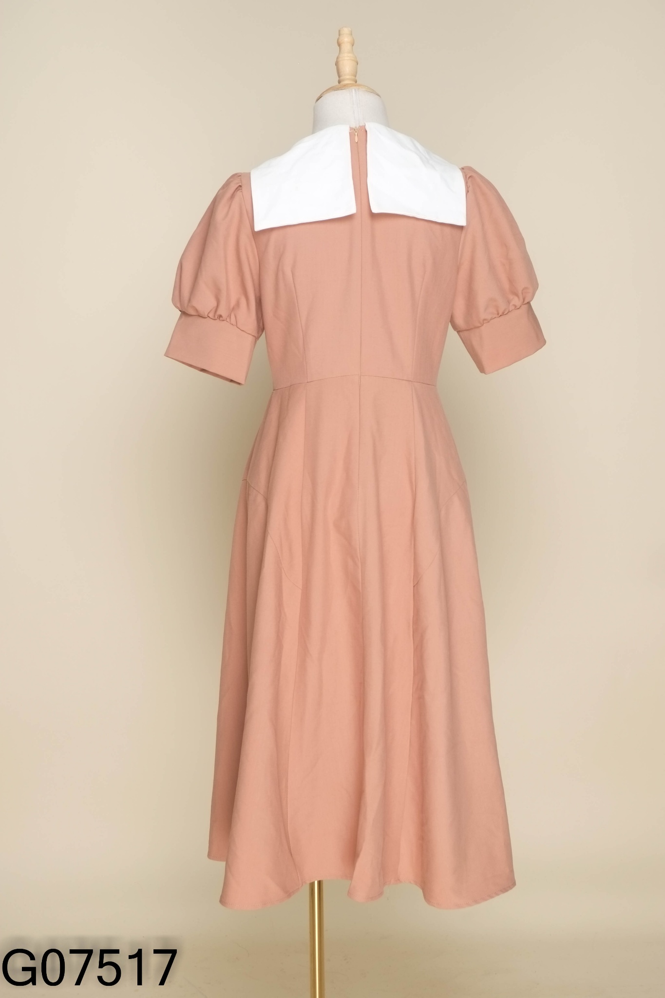 Váy CUNNIE STORE nâu cổ trắng