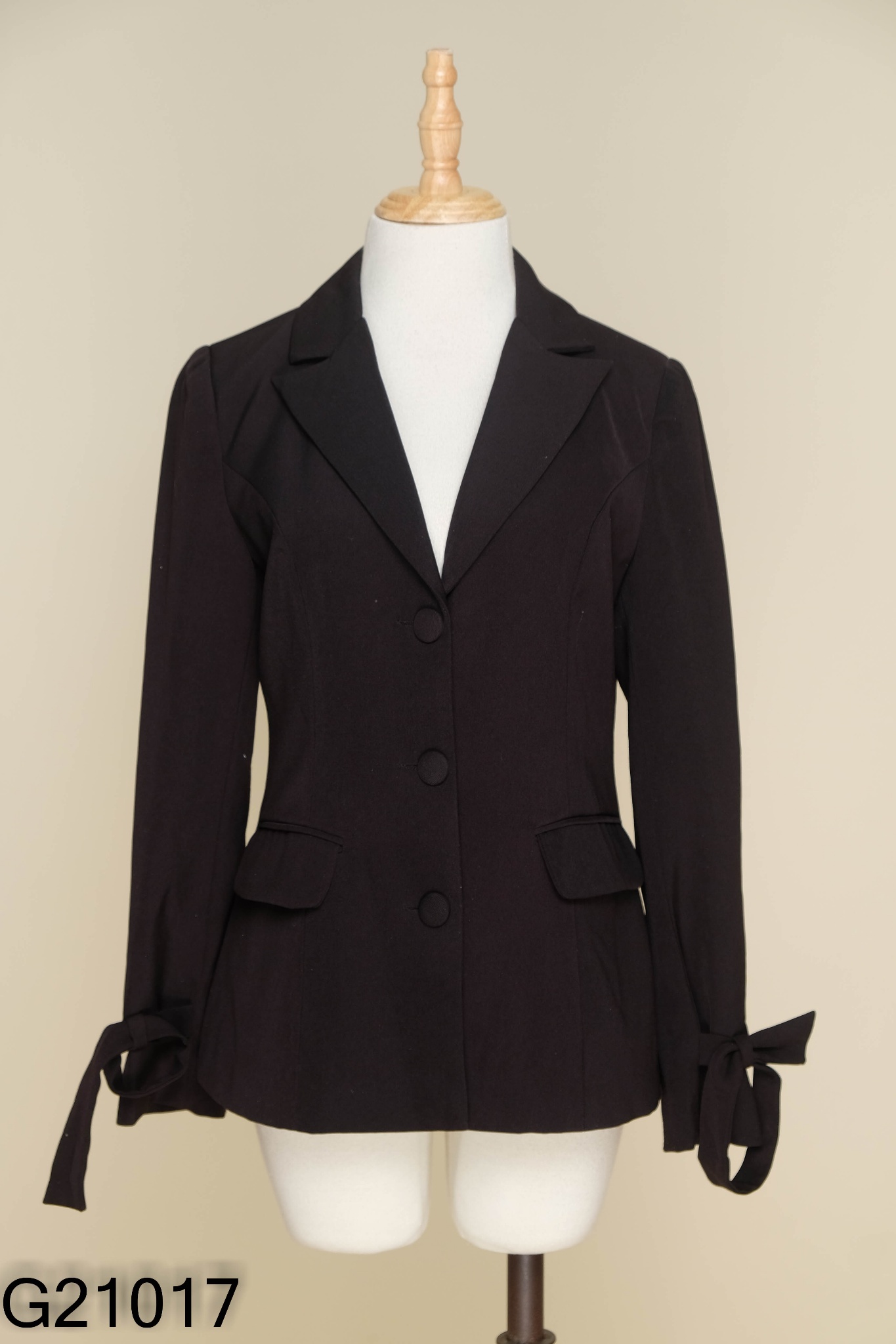 Blazer MYAN đen trơn