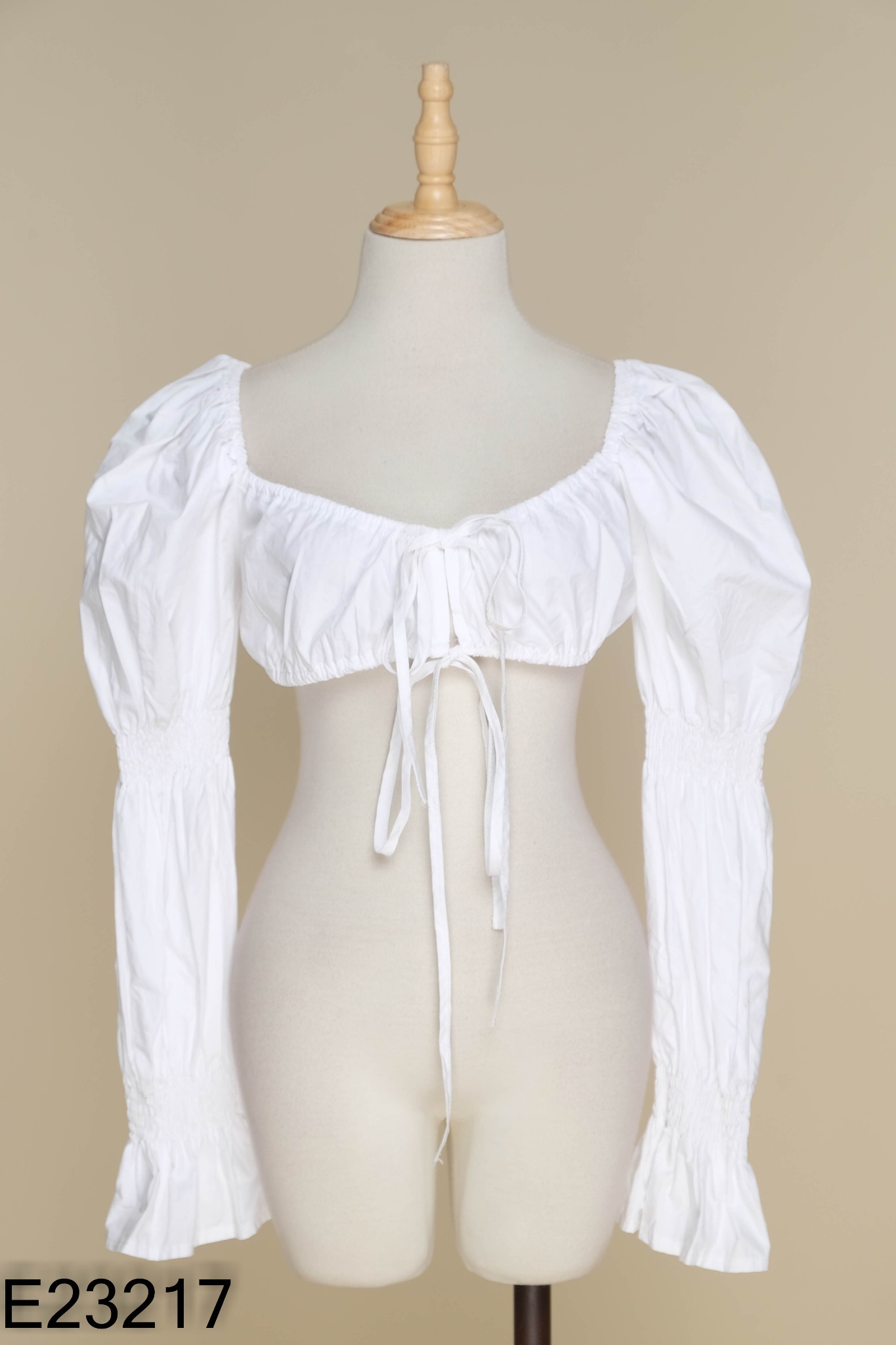 Áo croptop trắng tay phồng