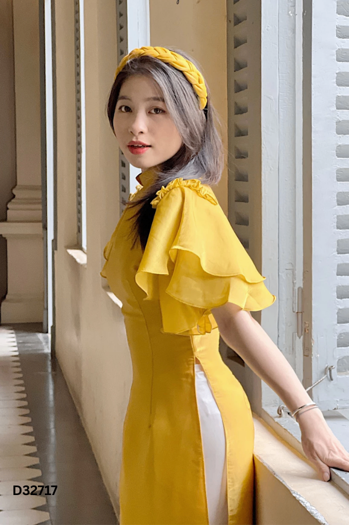 Áo dài organza vàng tay loe