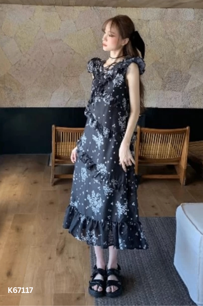 Váy đen bèo hoa trắng