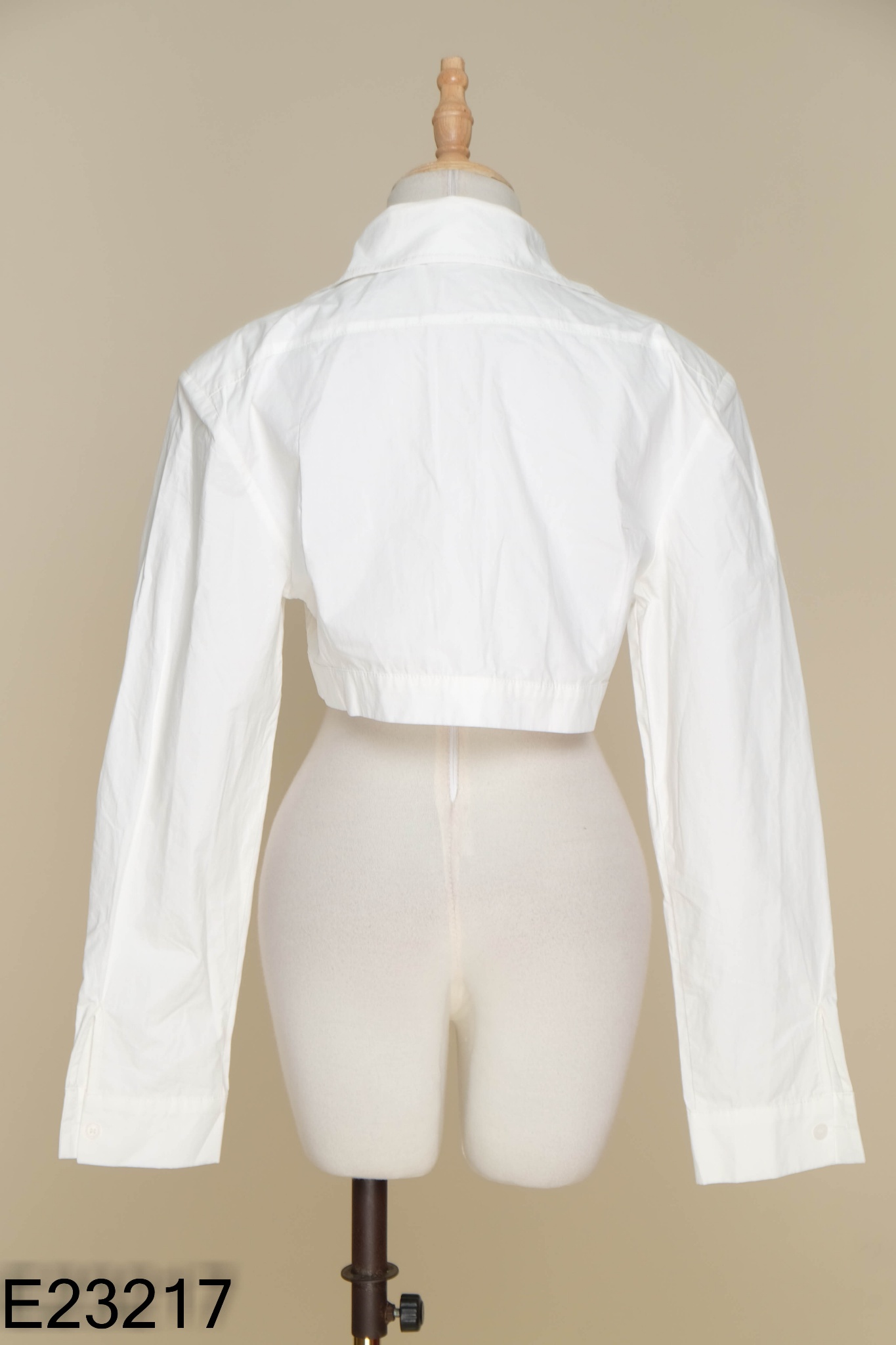 Áo sơ mi croptop trắng