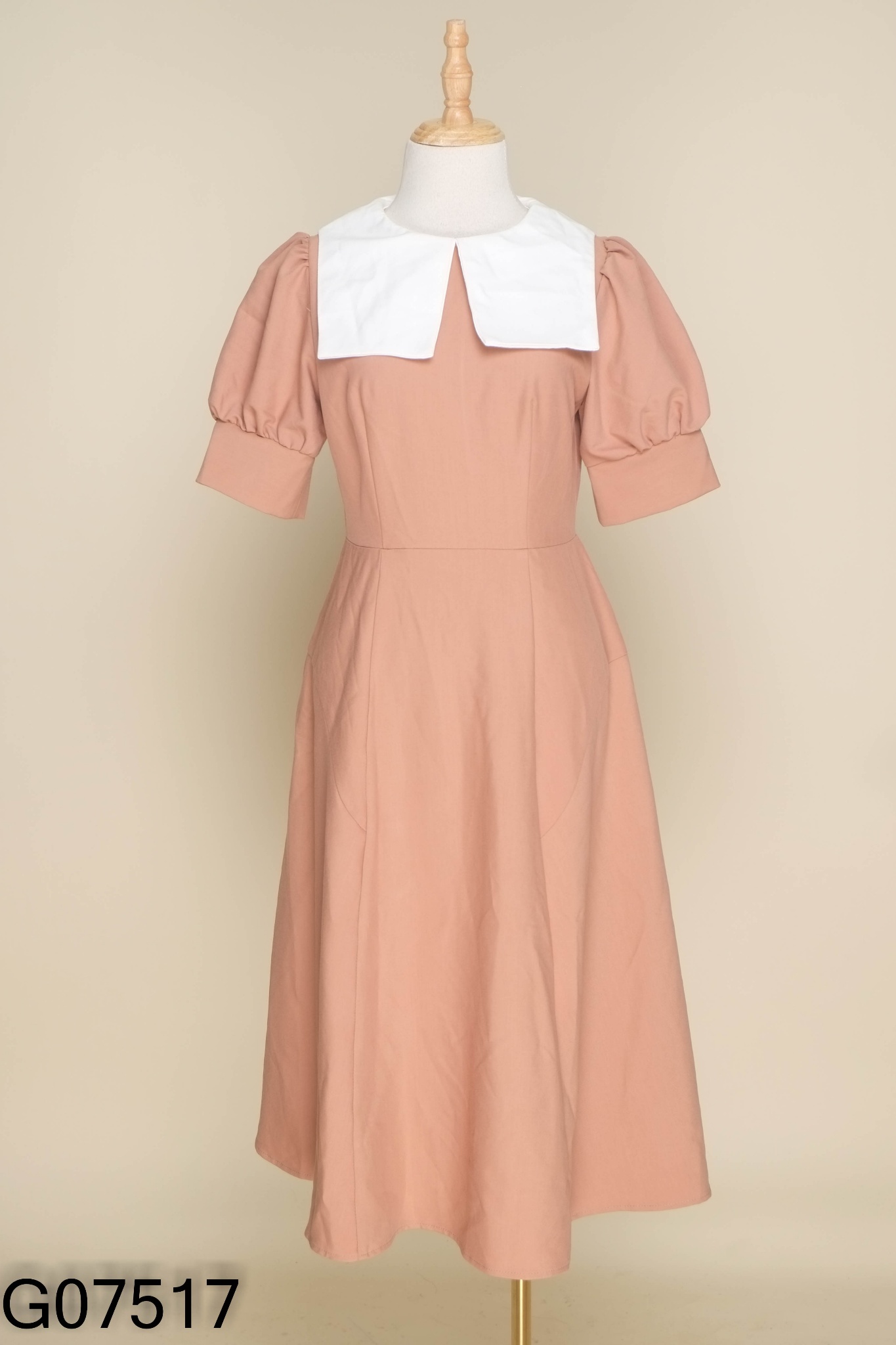Váy CUNNIE STORE nâu cổ trắng
