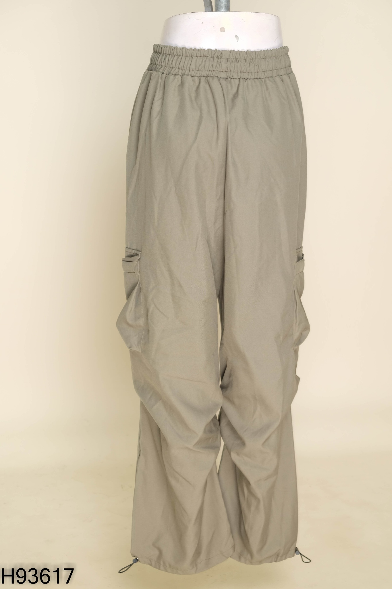 Quần jogger xanh túi hộp