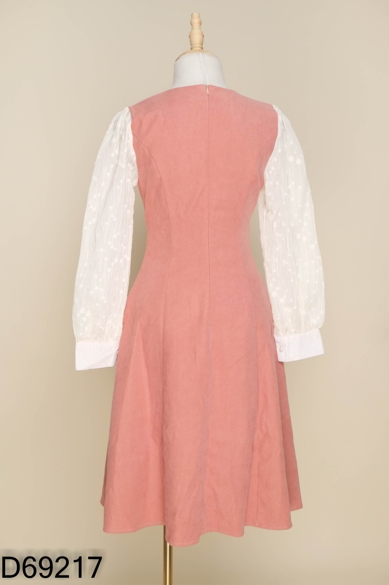 Váy KHADI nhung tăm hồng tay be