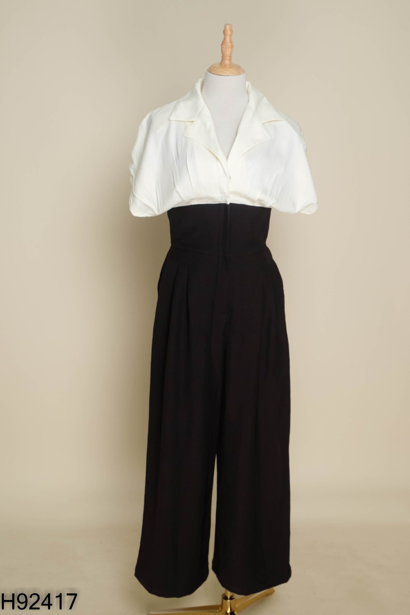 Jumpsuit đen mix be