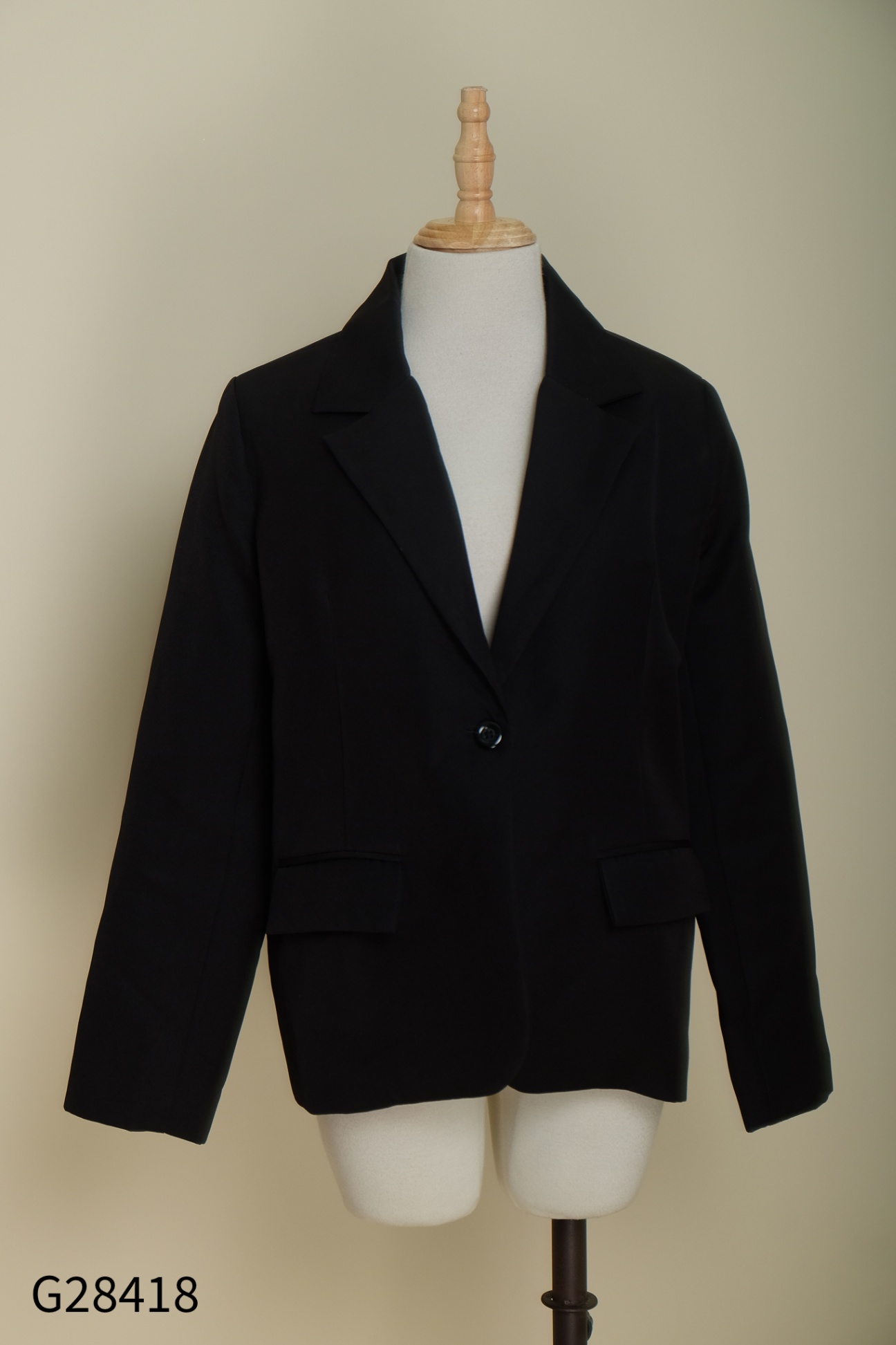 Áo blazer HELLY đen trơn