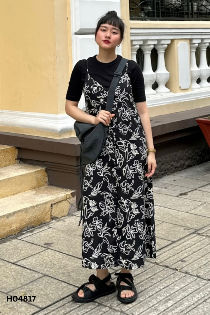 Váy UNIQLO đen họa tiết be