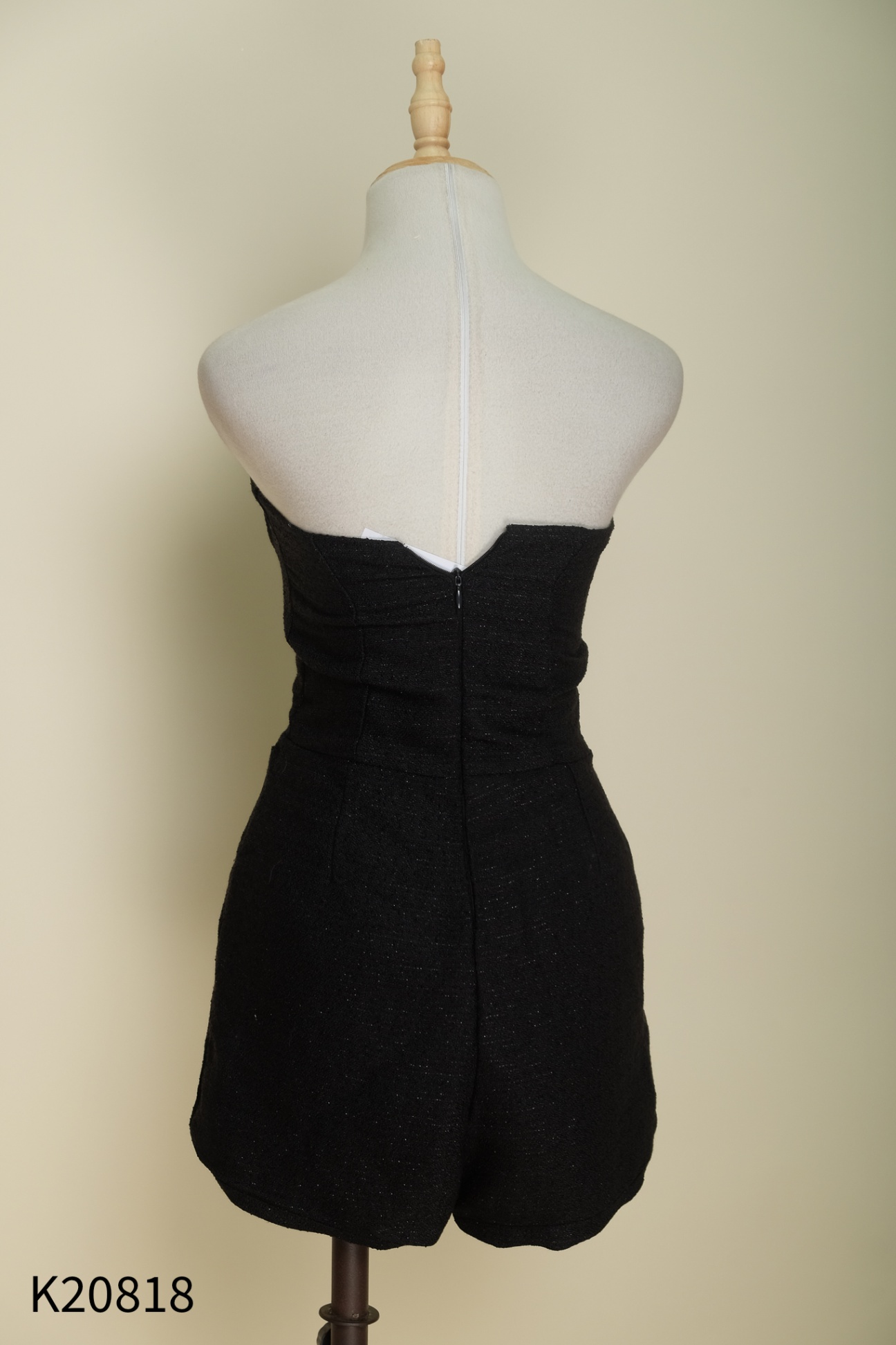 Jumpsuit đen cúp ngực