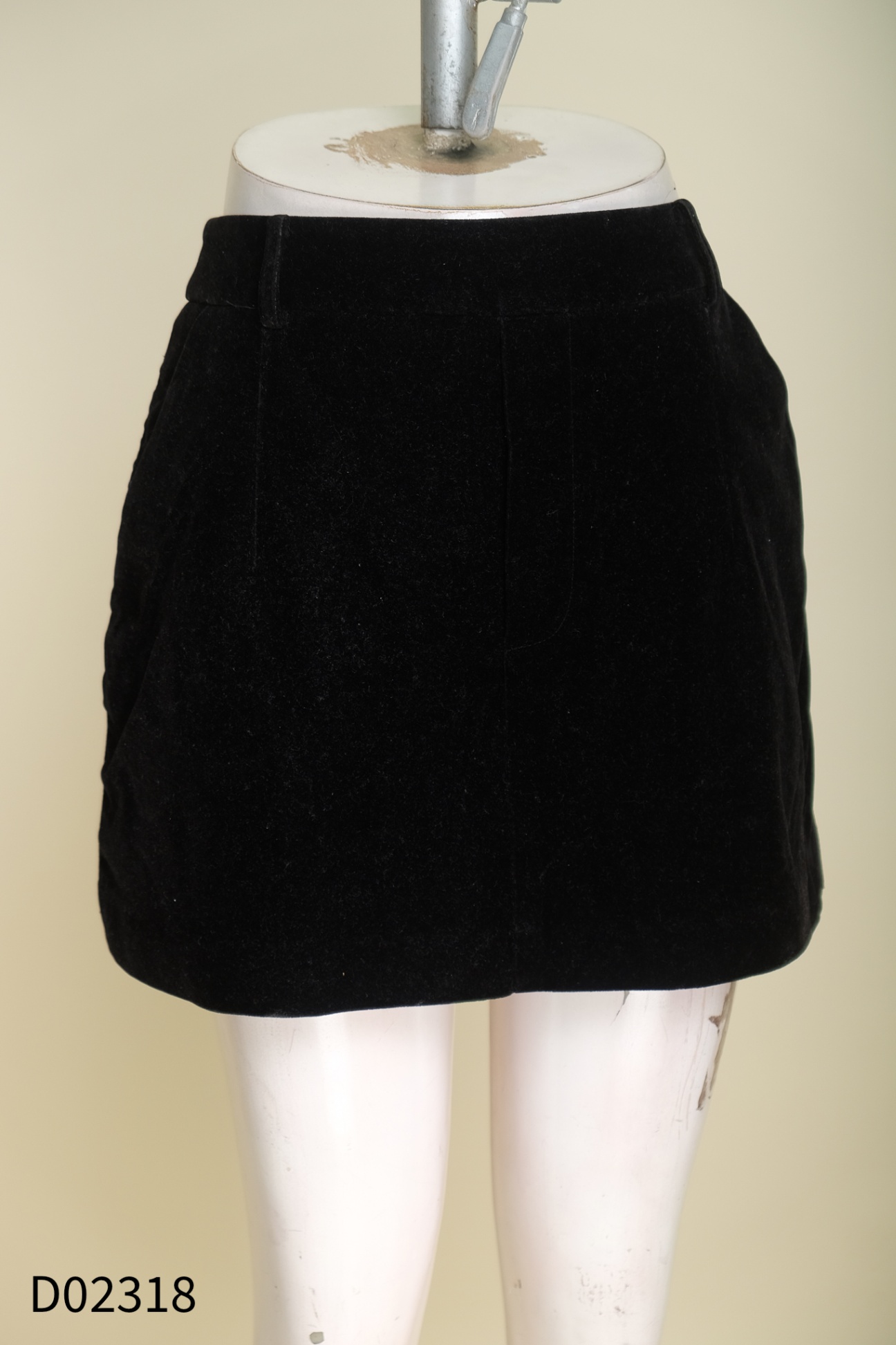 Chân váy HƯƠNG BOUTIQUE đen trơn