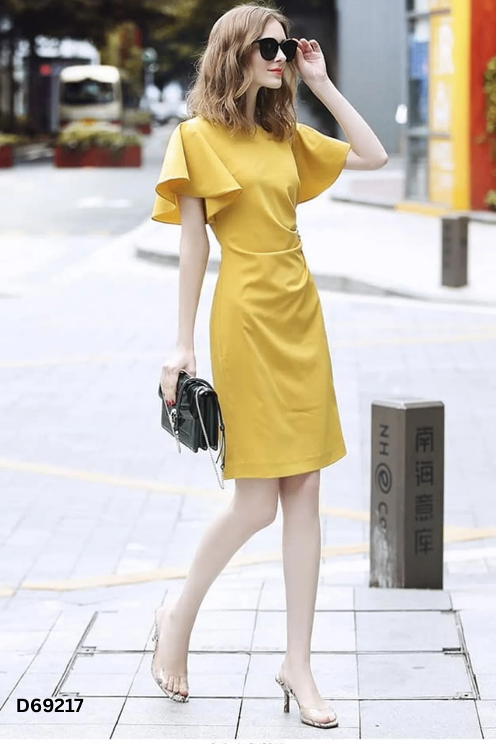 Váy RMO&JUL vàng dúm cạnh