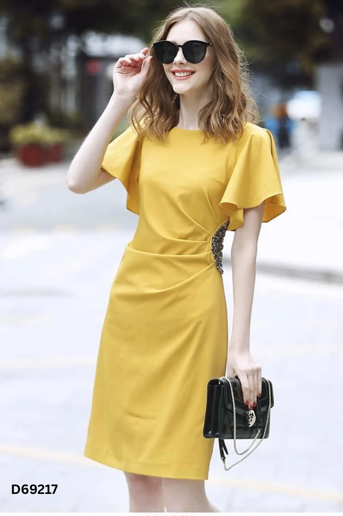 Váy RMO&JUL vàng dúm cạnh