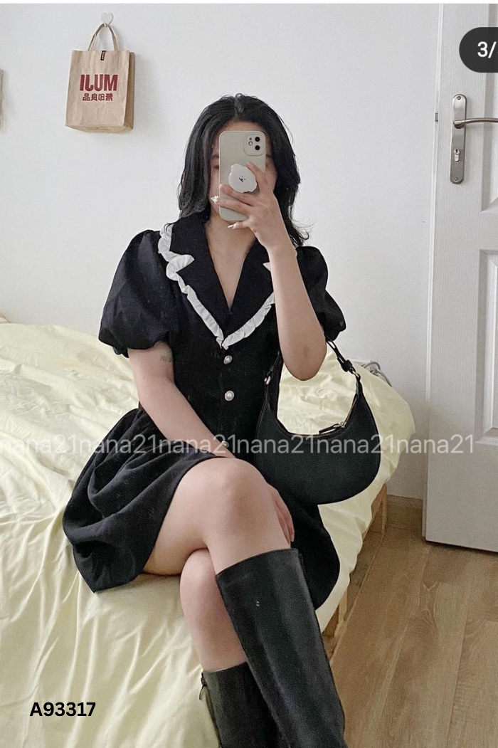 Váy đen viền trắng