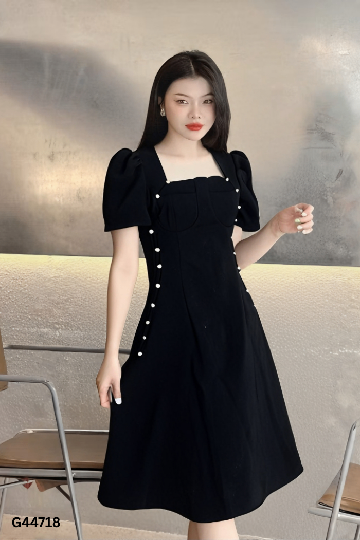 Váy KM DESIGN đen đính ngọc