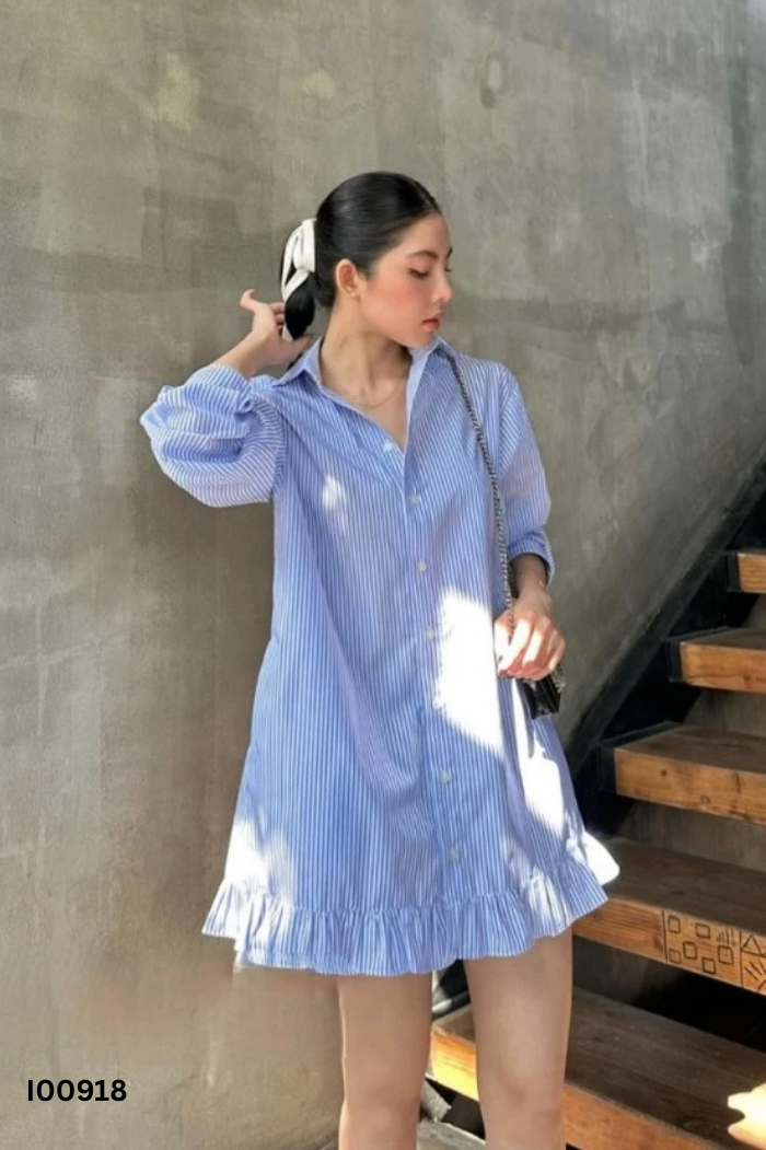 Váy xanh kẻ trắng