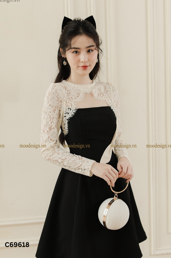 Váy MOO đen phối ren be