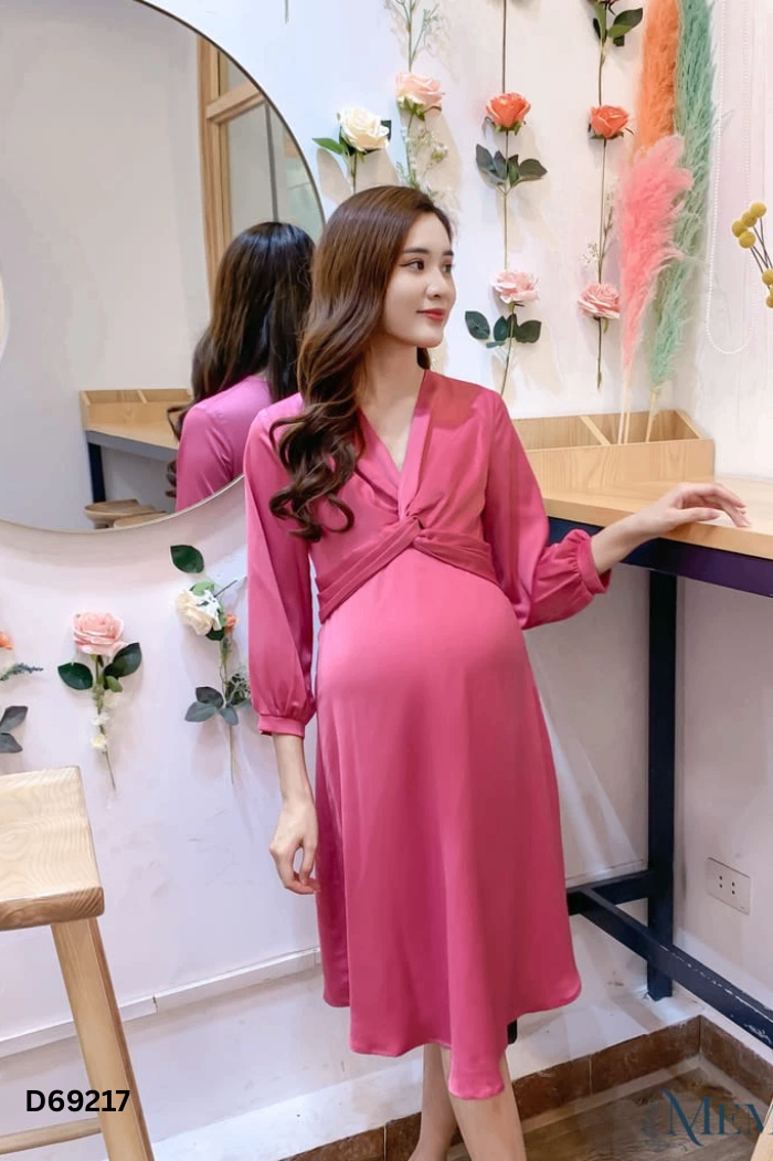 Váy lụa hồng trơn