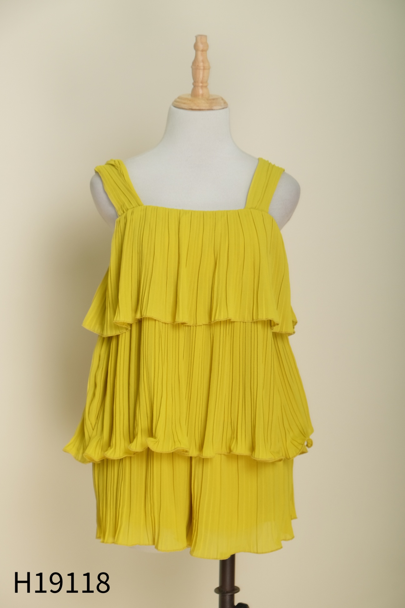 SET Áo vàng dập ly + quần short