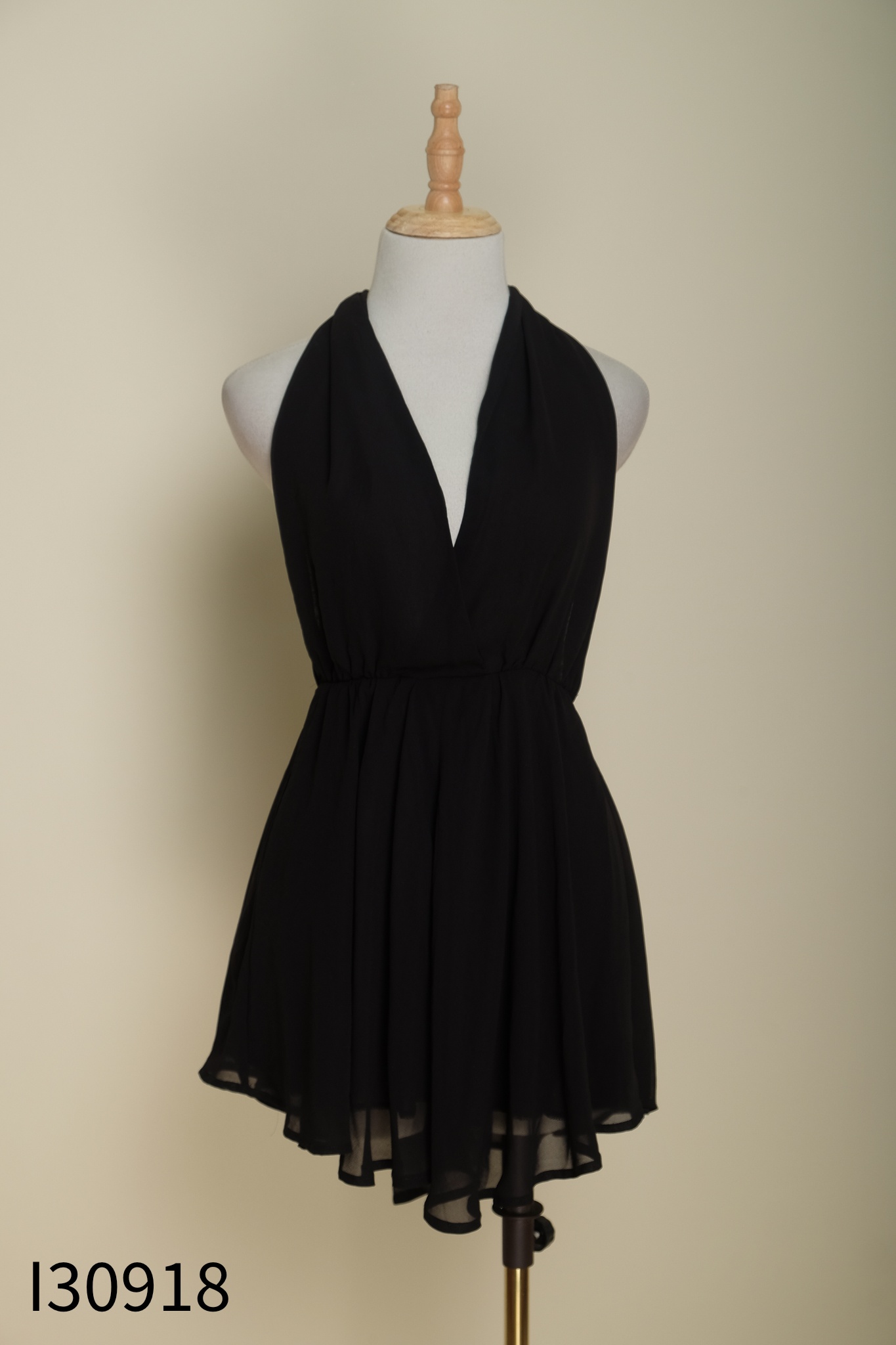 Jumpsuit LÀ MIN đen trơn