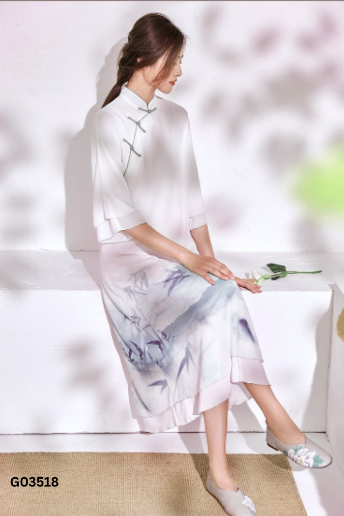 Váy trắng họa tiết xanh cổ tàu