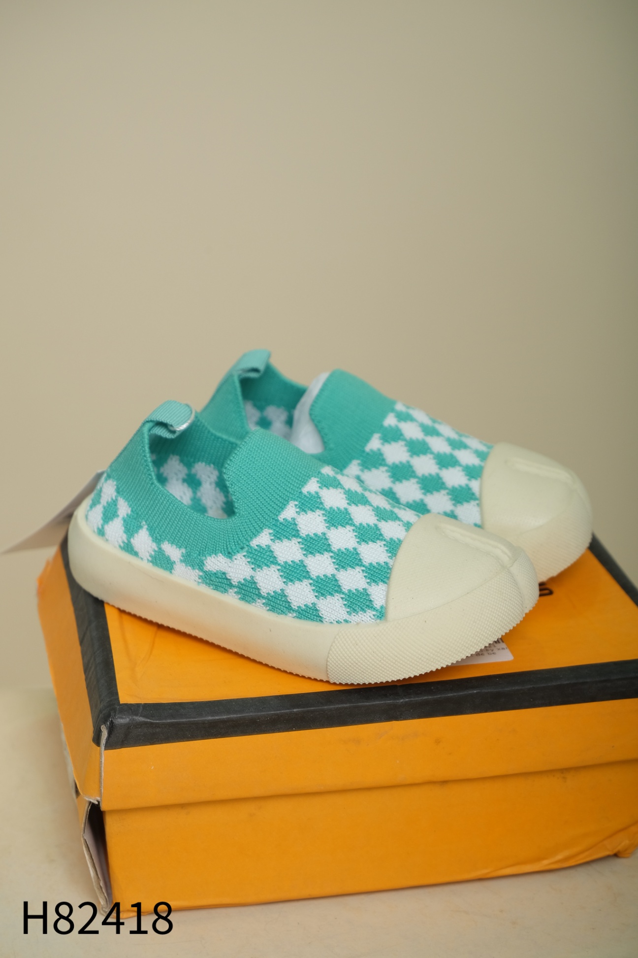 Giày xanh họa tiết đế be KIDS