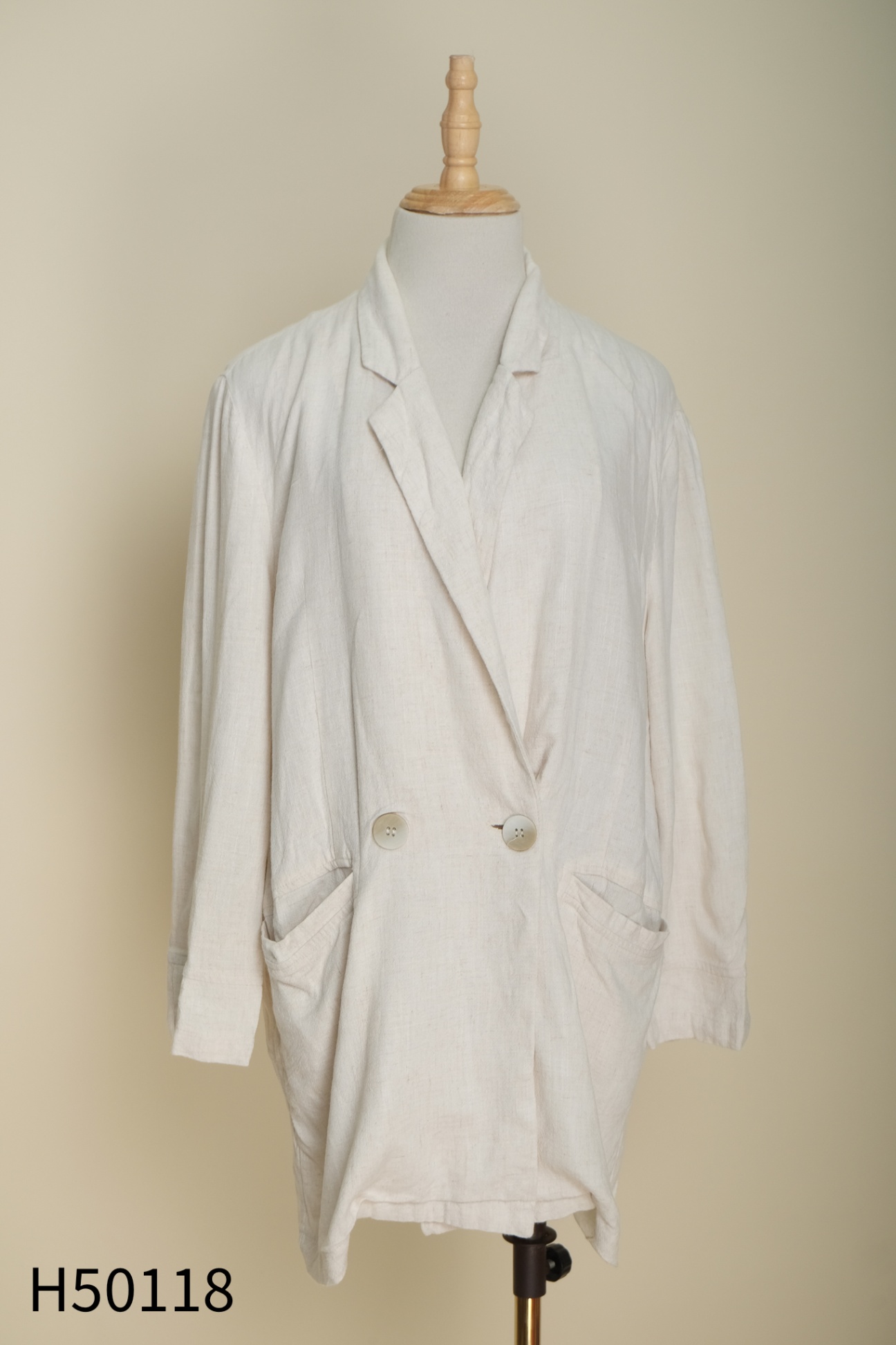 Áo khoác linen be dáng blazer