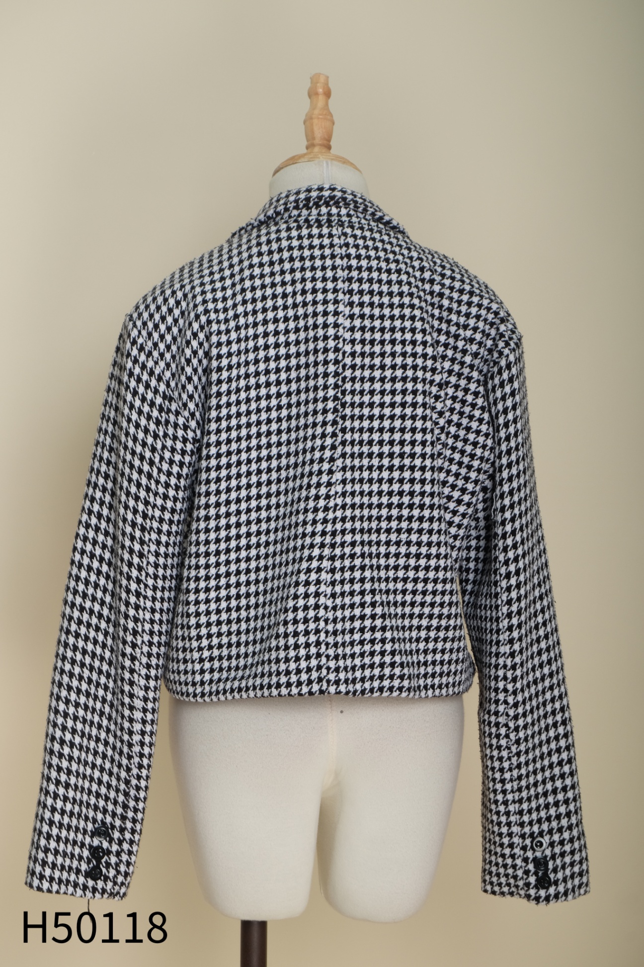 Áo dạ trắng đen cổ vest