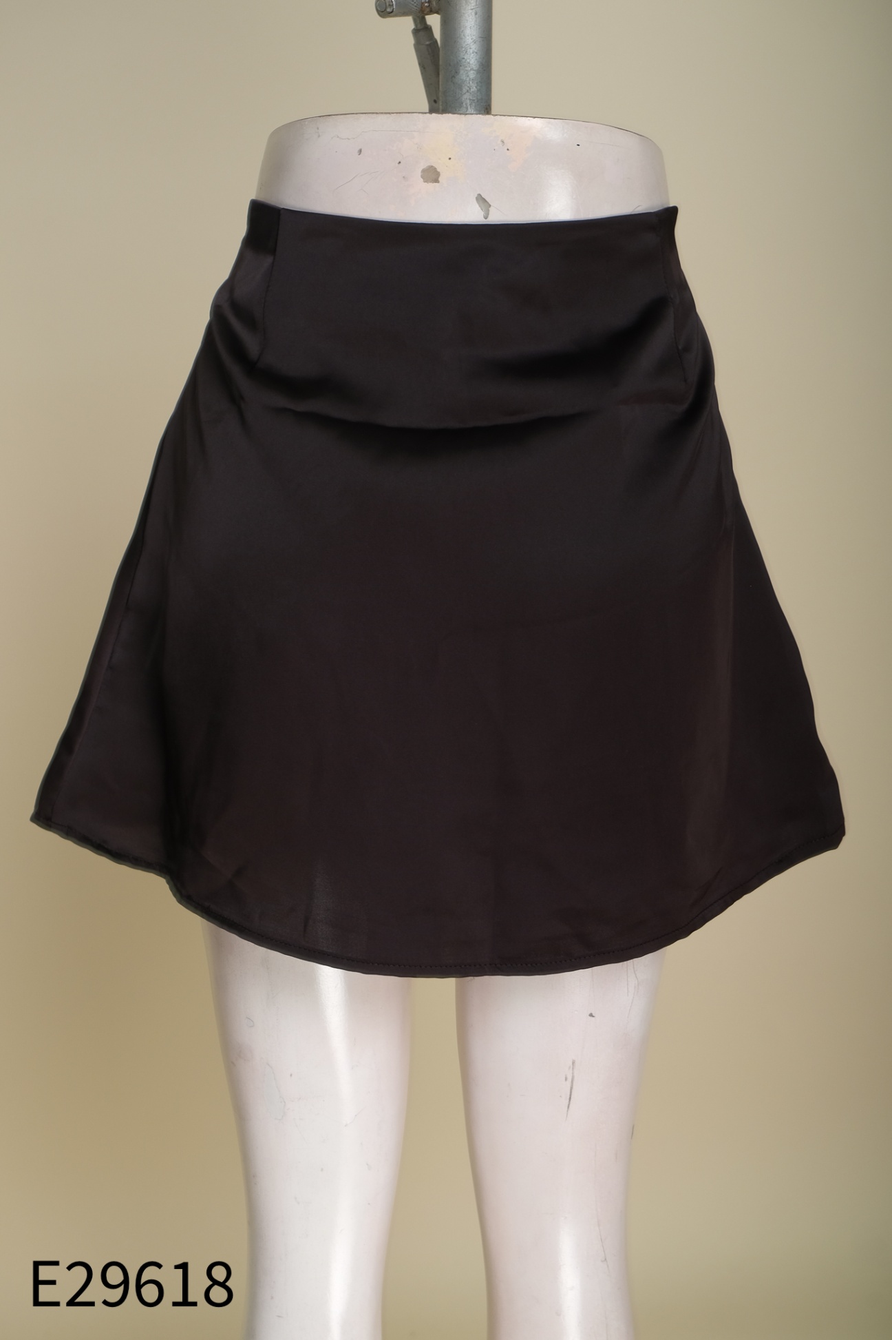 NEWTAG Chân váy CAWAOUTFIT lụa đen