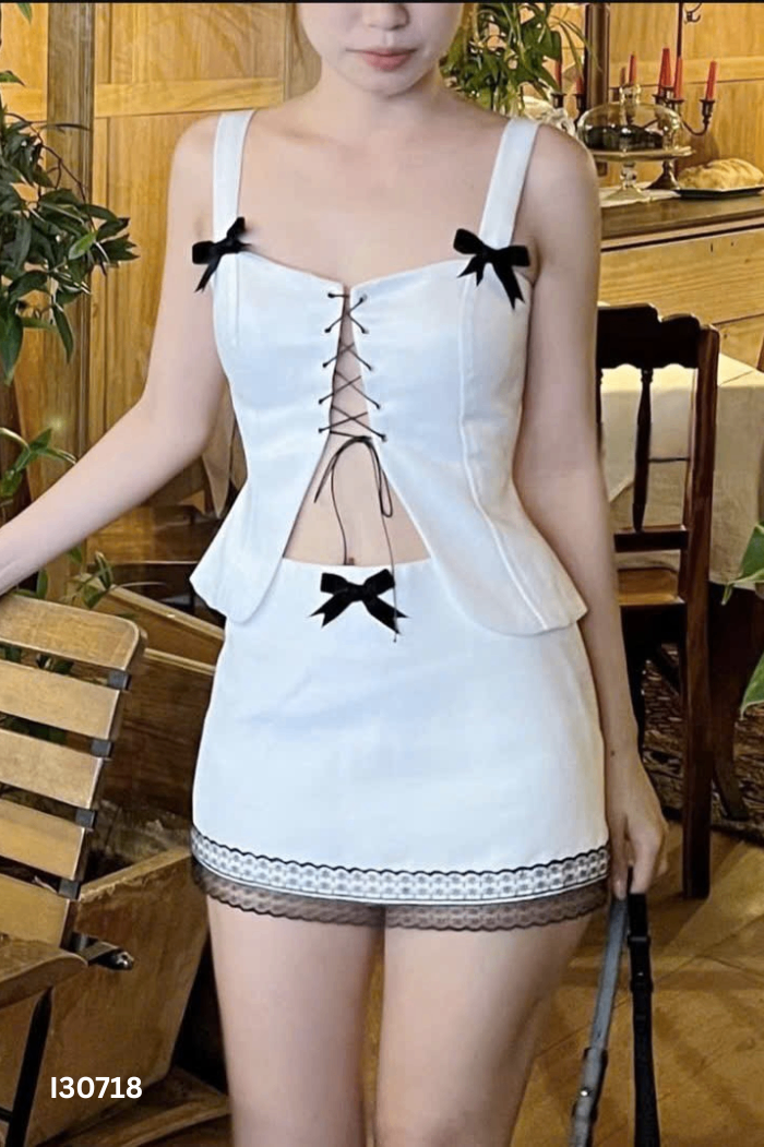 SET Áo trắng đan dây đen + chân váy