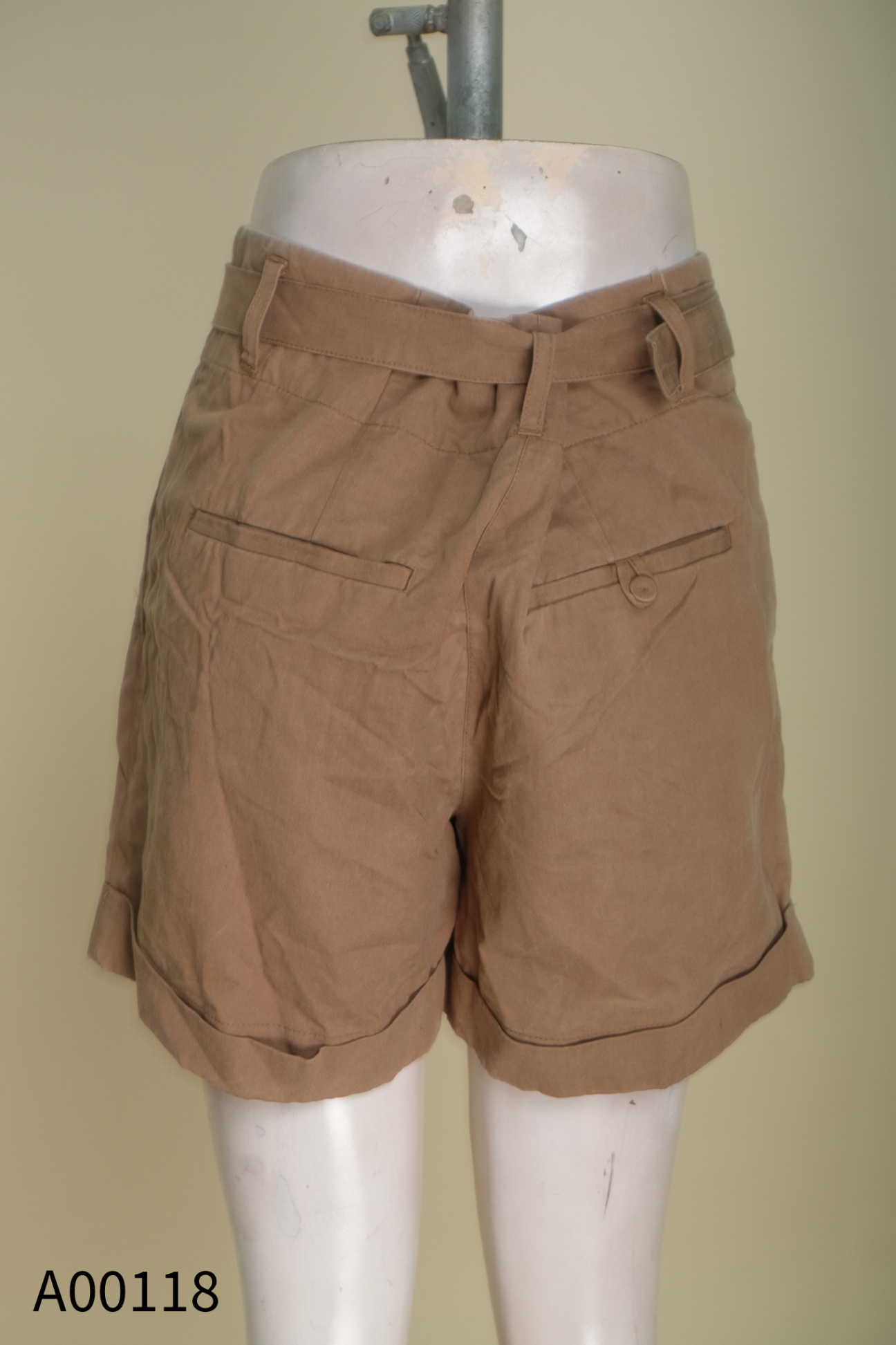Quần short nâu trơn