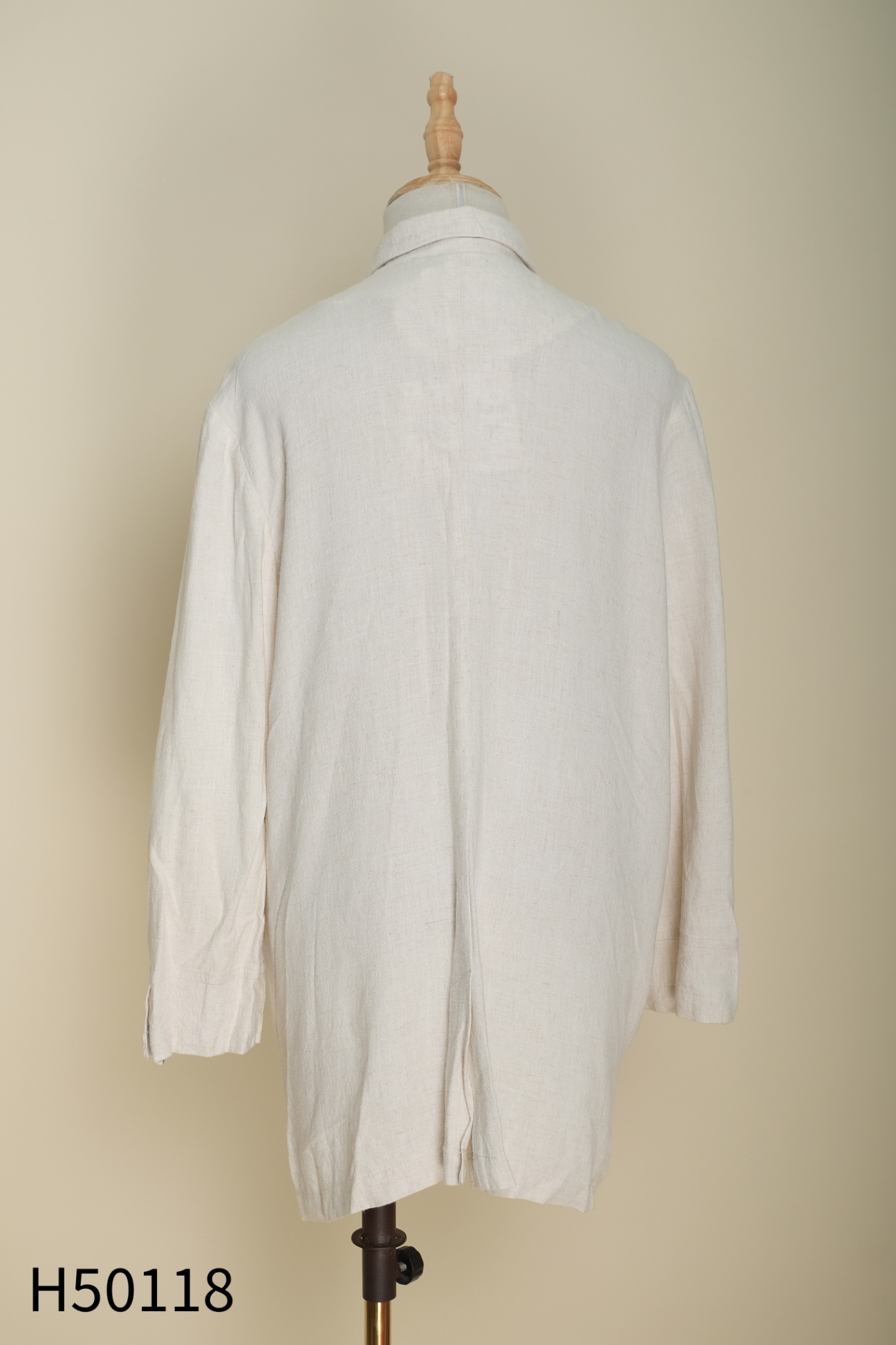 Áo khoác linen be dáng blazer