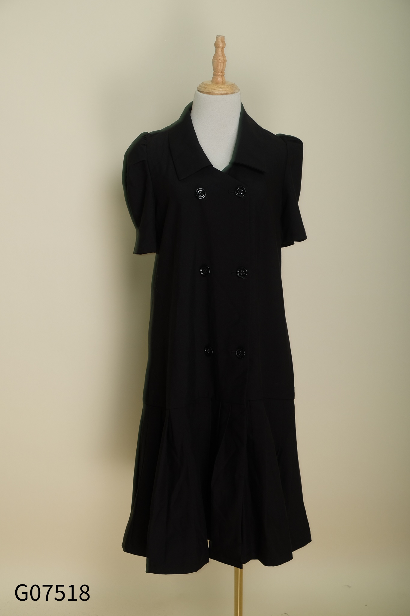 Váy CUNNIE STORE đen cổ vest