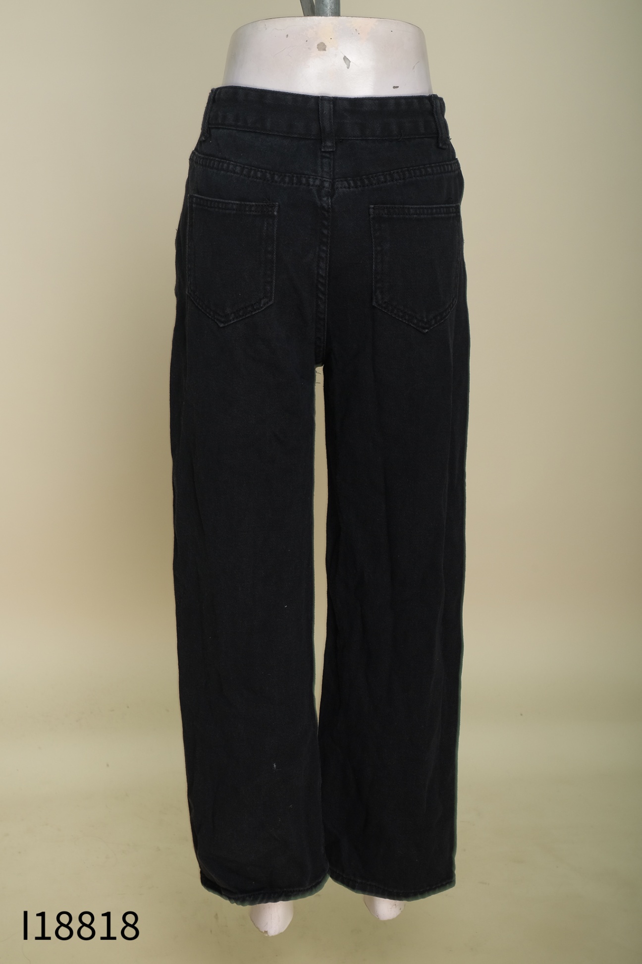 Quần jeans đen ống rộng