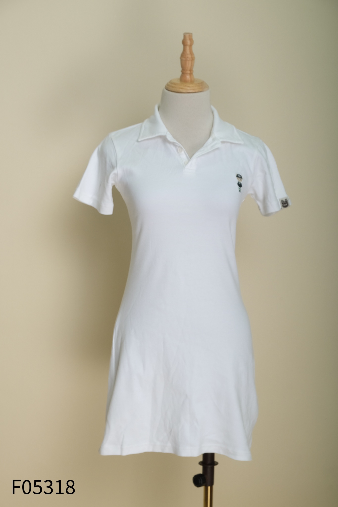 Váy NOAM trắng cổ polo