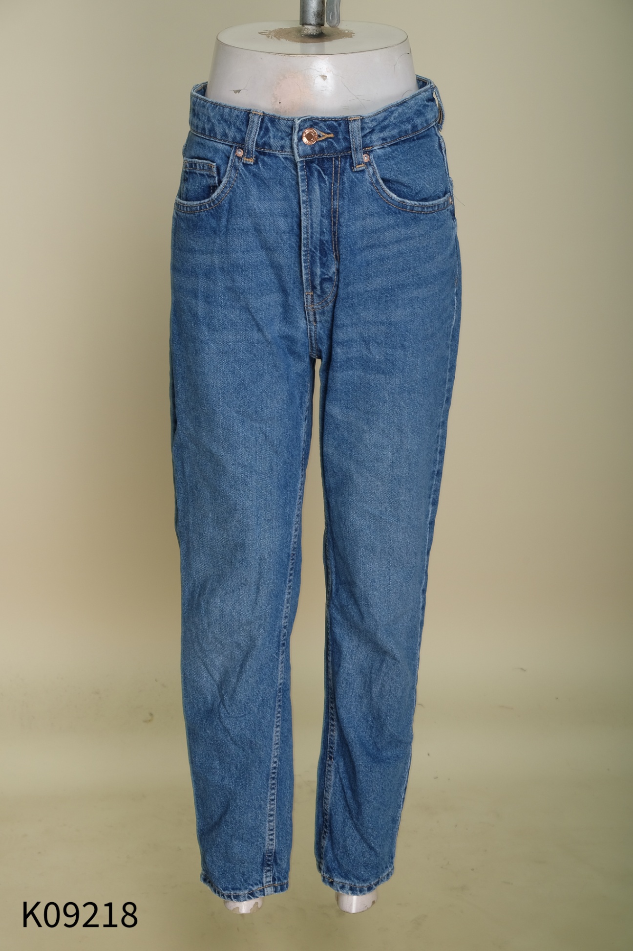 Quần jeans xanh baggy BERSHKA (cắt tag)