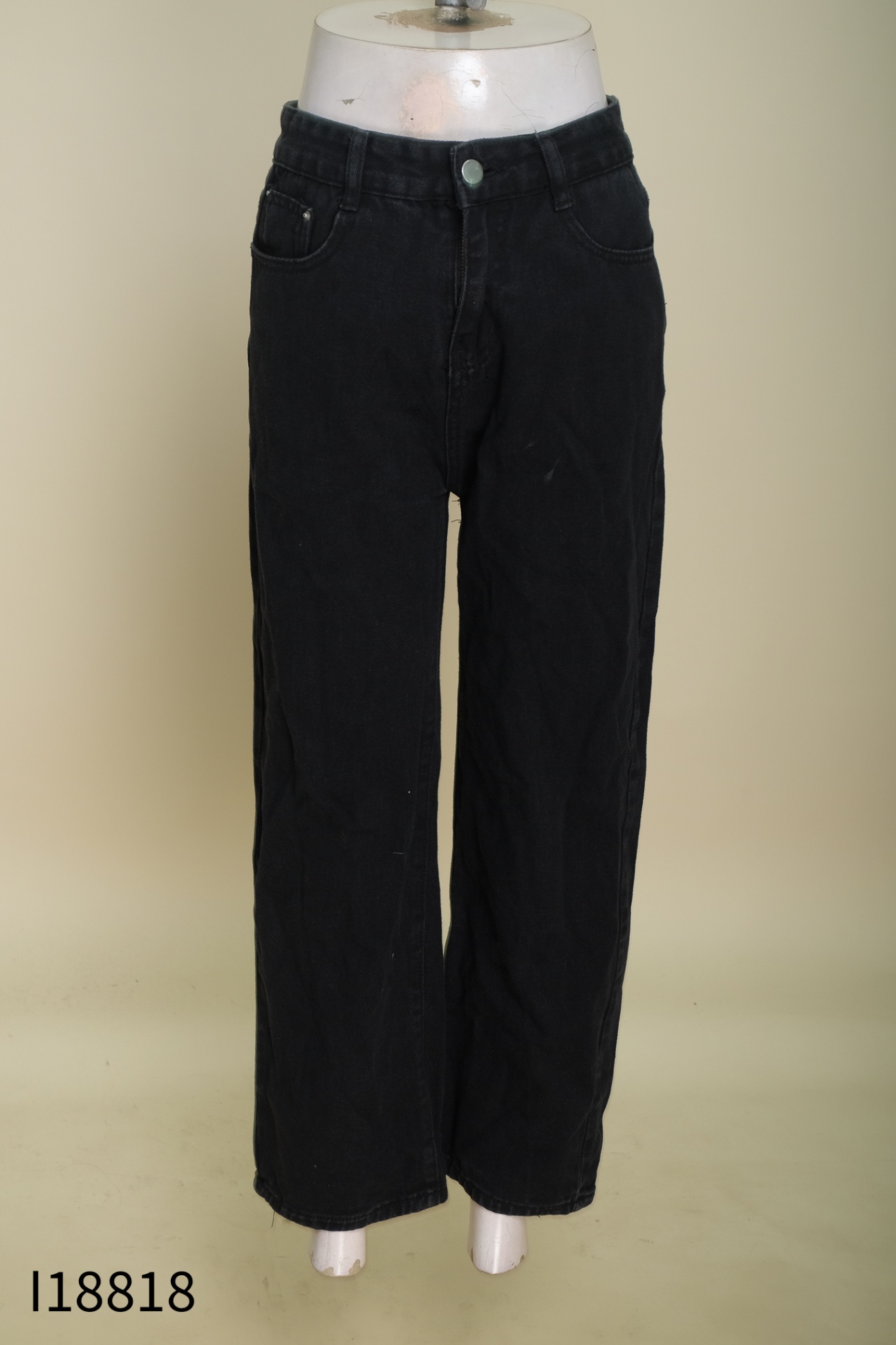 Quần jeans đen ống rộng