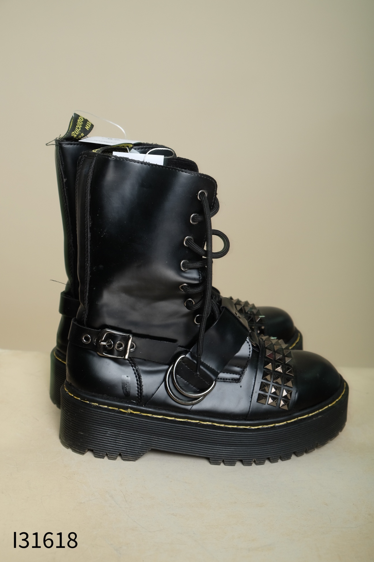Boots da đen phối dây 4P