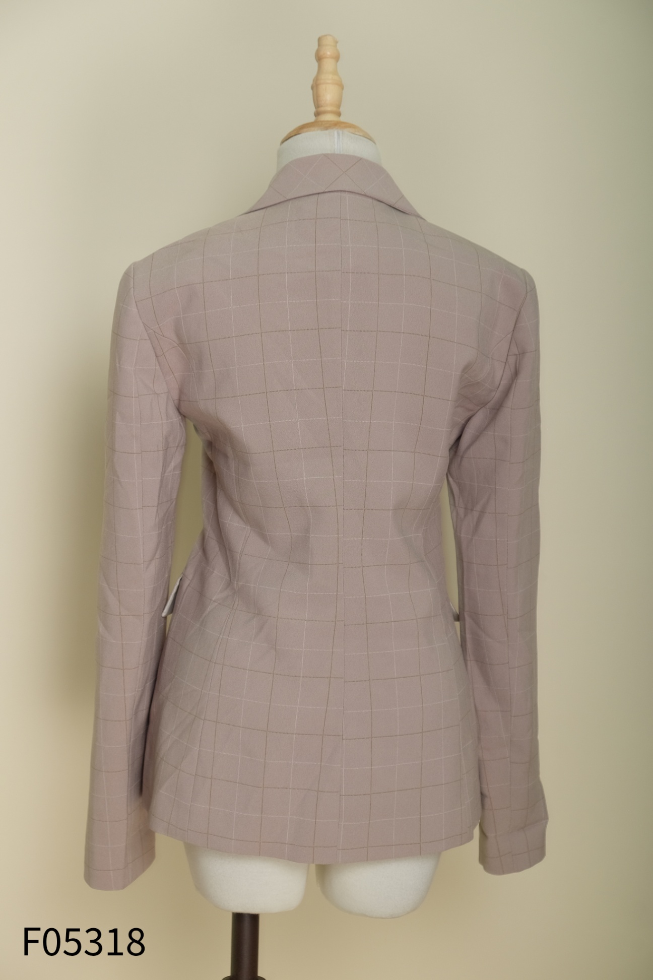 Blazer be nâu kẻ